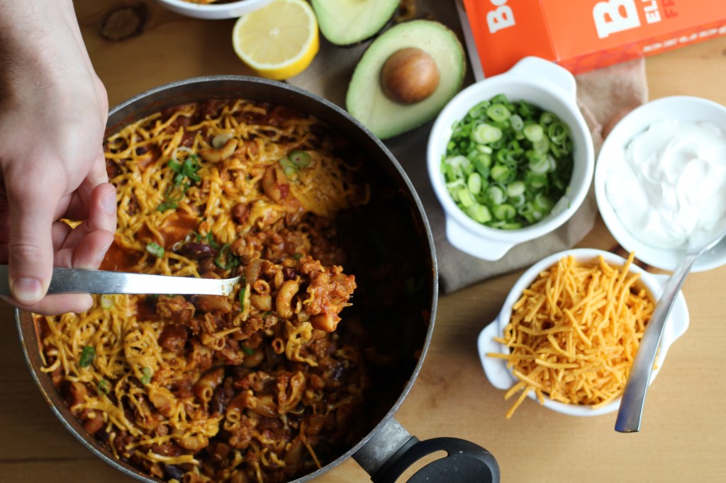 One Pot Vegan Chili Mac n&nbsp;Cheese